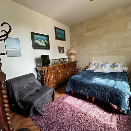 Violette Homestay *