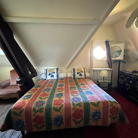 Violette Проживание в семье Бордо