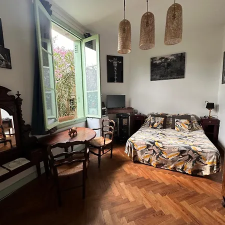 Violette Homestay szállás *